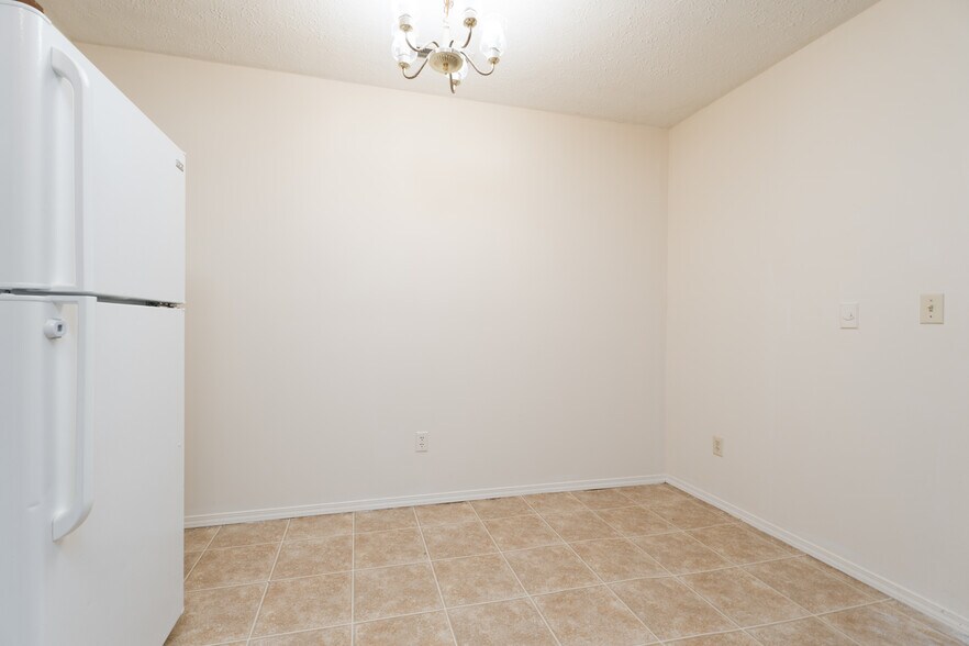 Building Photo - 4116 Benttree Dr