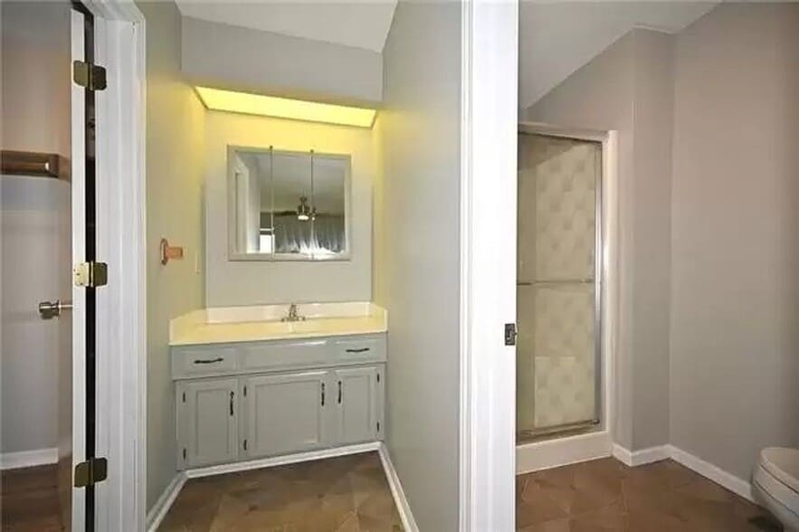 Building Photo - 1102 Hampton Dr