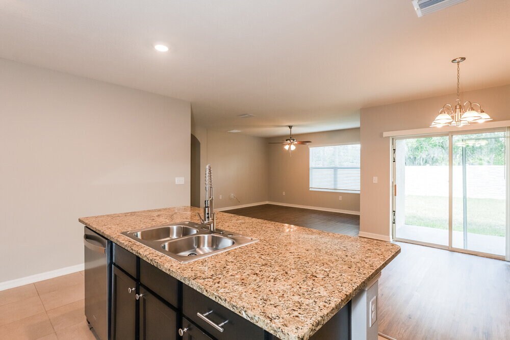 Building Photo - 16471 Little Garden Dr