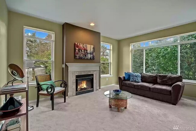 Building Photo - 8760 Greenwood Ave N