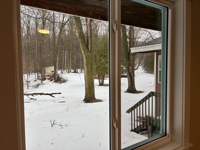 Building Photo - 8507 Maple St