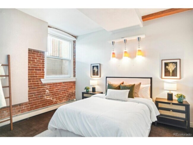 Building Photo - 3249 W Fairview Pl