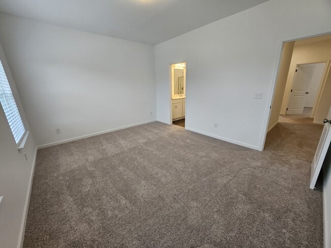 Building Photo - 129 Rosebush Ln