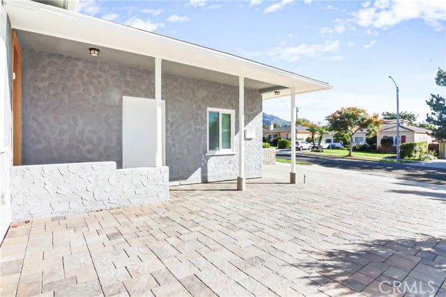 Building Photo - 721 E Elmwood Ave