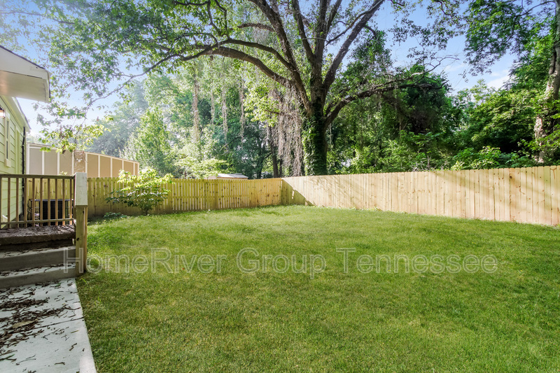 Building Photo - 4113 Willowview Ave