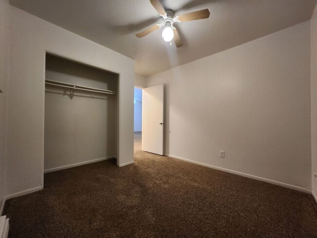 Building Photo - 677 E Clarion Dr