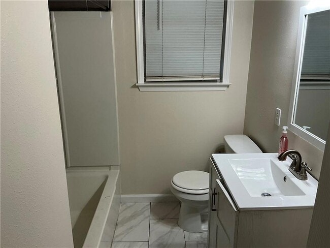 Building Photo - 3159 Dee St