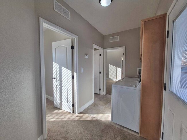 Building Photo - 1028 Shawnee Trail