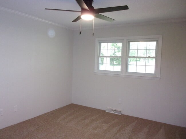 Building Photo - 2152 Bryan Ct