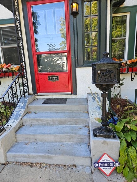 Building Photo - 4732 Harriet Ave