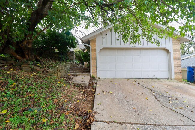 Building Photo - 3914 E 60th Pl