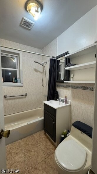 Building Photo - 270 10th St