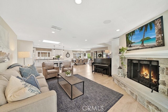 Building Photo - 314 W Avenida Valencia