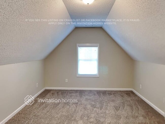 Building Photo - 10 Camden Cir