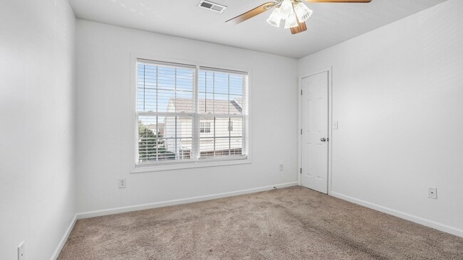 Building Photo - 4006 Clinton Ln
