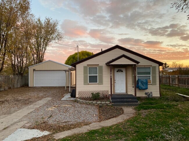 Building Photo - 1275 W 700 S