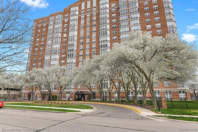 Building Photo - 250 E Harbortown Dr
