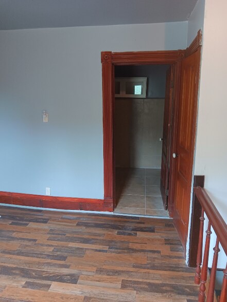 Building Photo - 126 Putnam St SW