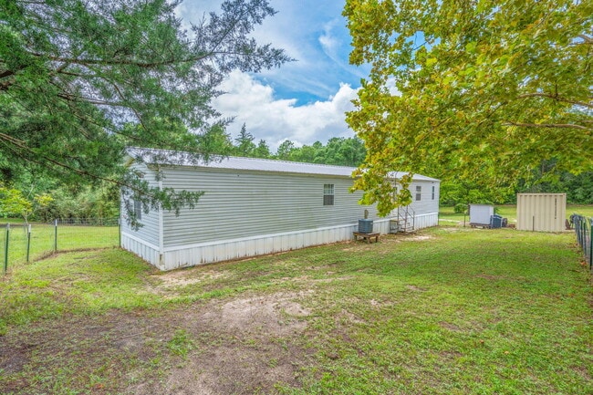 Building Photo - 2725 FL-83