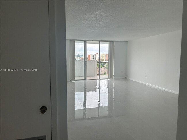 Building Photo - 2780 NE 183rd St