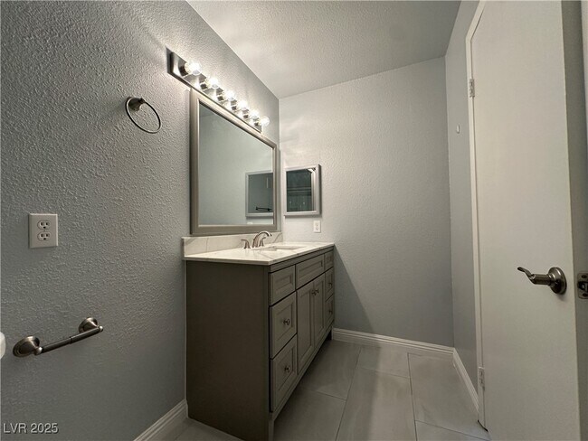 Building Photo - 3066 Tarpon