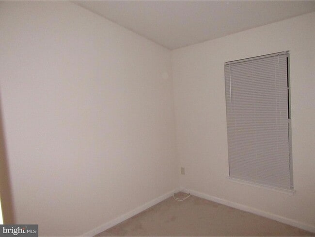 Building Photo - 1 E Christina Pl