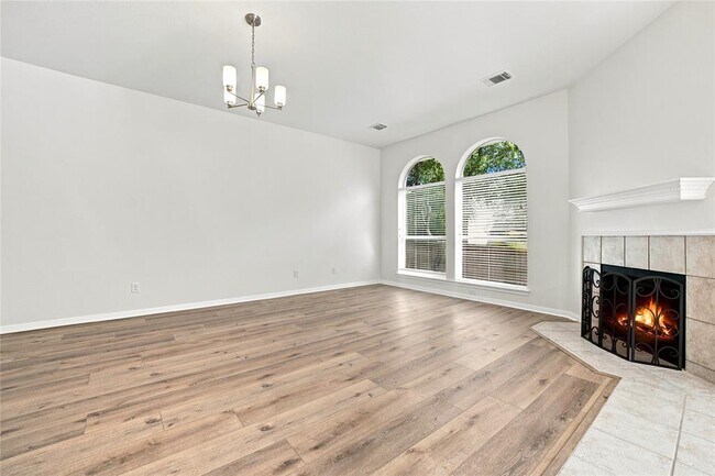 Building Photo - 12521 Canyon Glen Dr