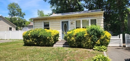 Building Photo - 117 Alder Dr