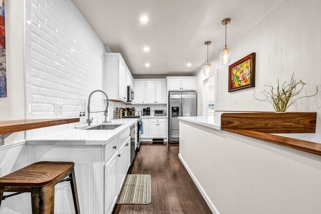 Building Photo - 574 Reno Ave