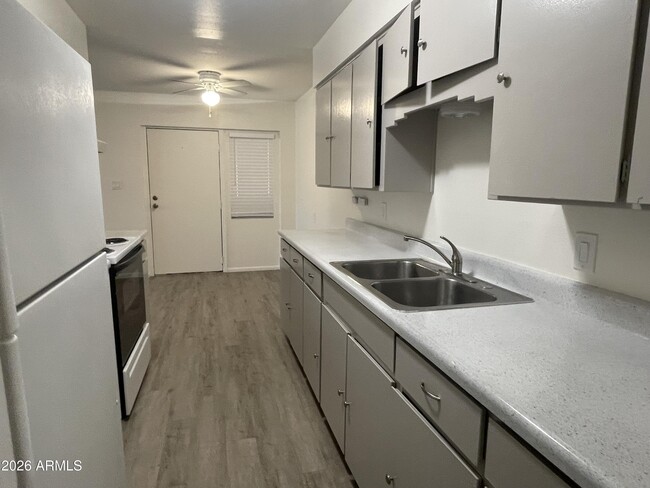 Building Photo - 4719 N 15th Ave