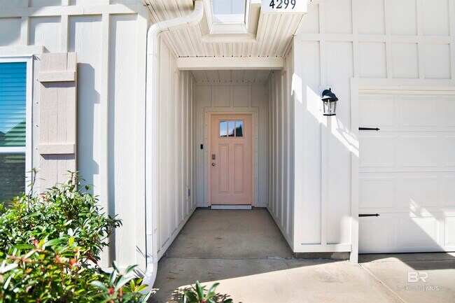 Building Photo - 4299 Montague Dr