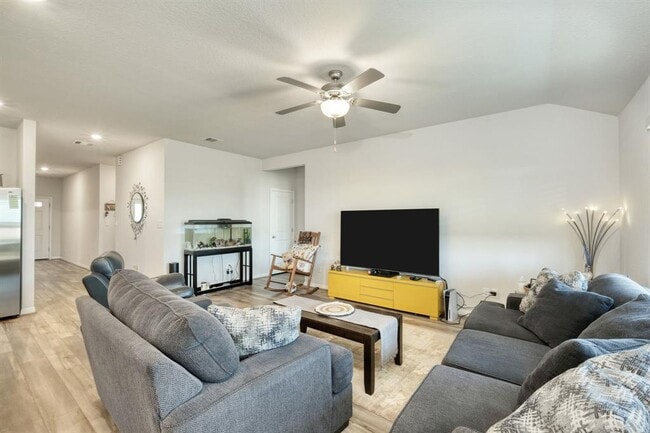 Building Photo - 1006 Otello Wy