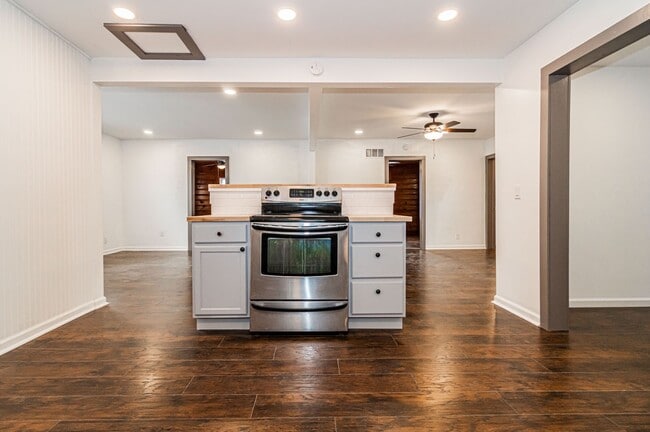 Building Photo - Please View 3D Virtual Walk-Through Before Scheduling a Showing