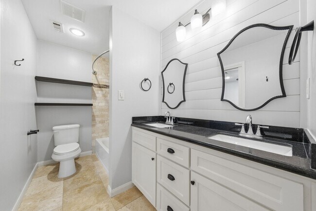 Building Photo - 2502 Hollow Hook Rd