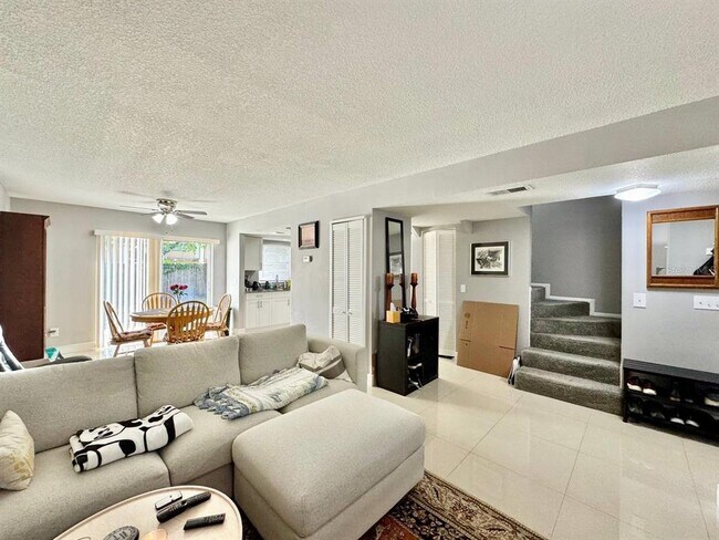 Building Photo - 5216 Tennis Ct Cir