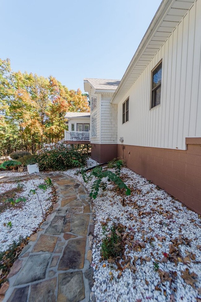 Building Photo - Charming, 2 Bedroom, 2 Bath With a beautiful gazebo.