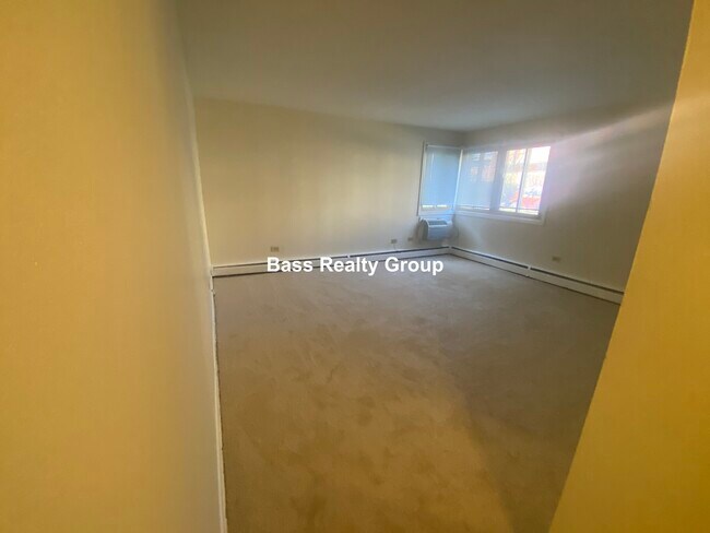 Building Photo - 810 Seward St