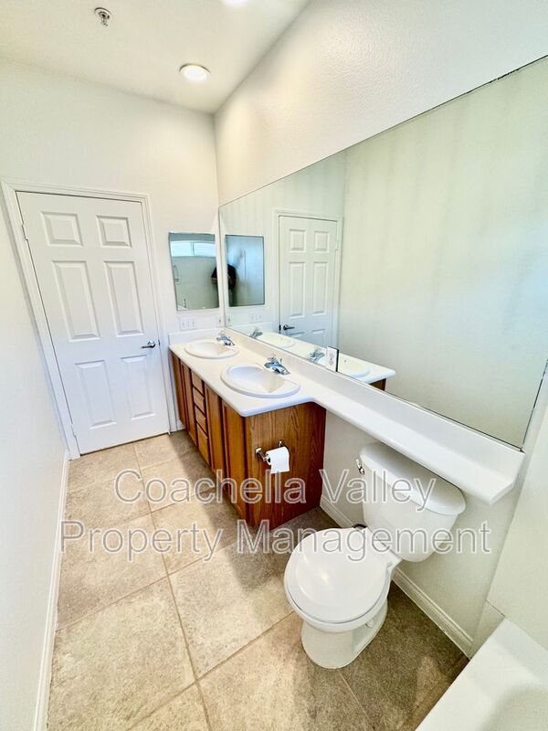 Building Photo - 74091 Daisy Ln