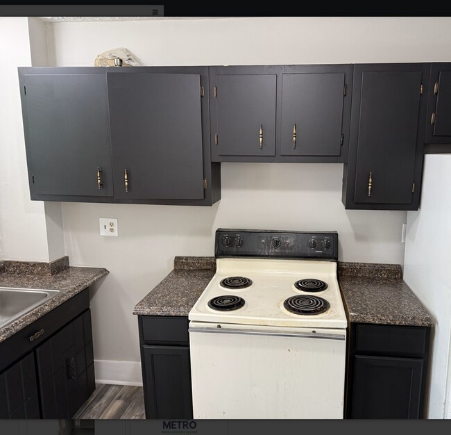 Building Photo - Adorable 2BR/1BA house