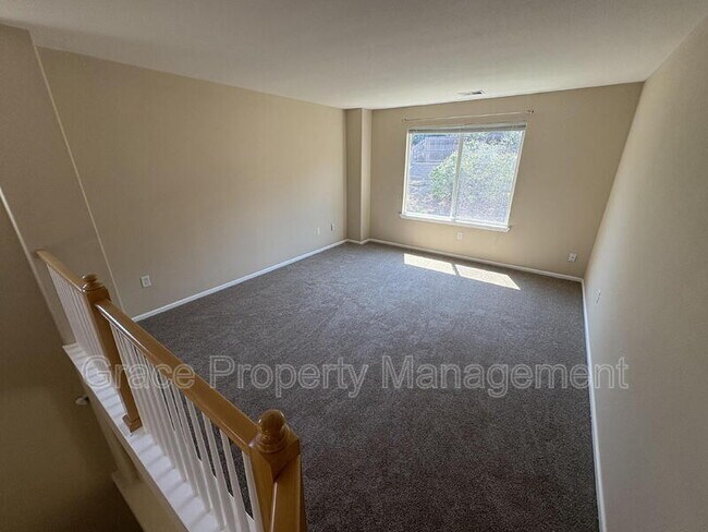 Building Photo - 910 Humboldt Way