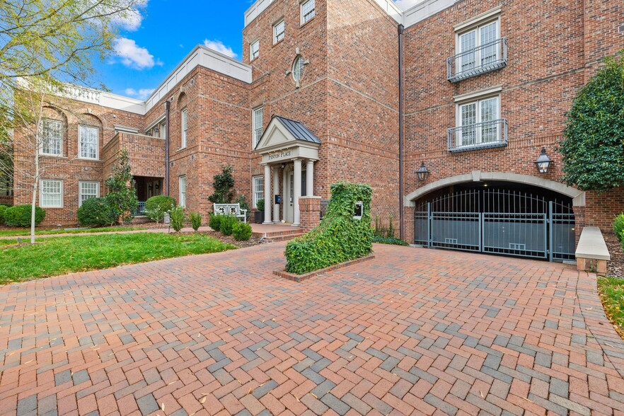 Building Photo - 459 Fenton Pl