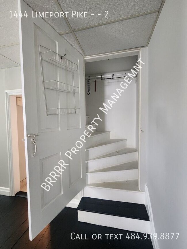 Building Photo - Optional Garage Rental-1 bedroom 1 bathroo...