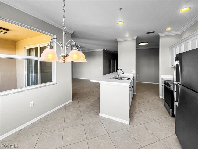 Building Photo - 8550 Kingbird Loop