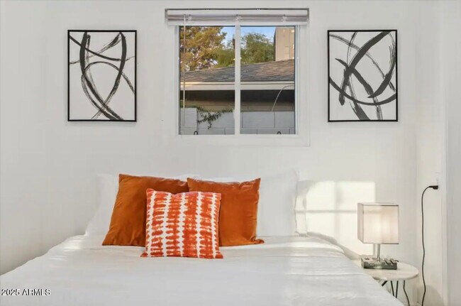 Building Photo - 8302 E Windsor Ave