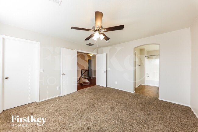 Building Photo - 12807 W Voltaire Ave