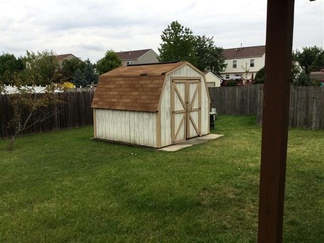 Building Photo - 242 Monarch Dr