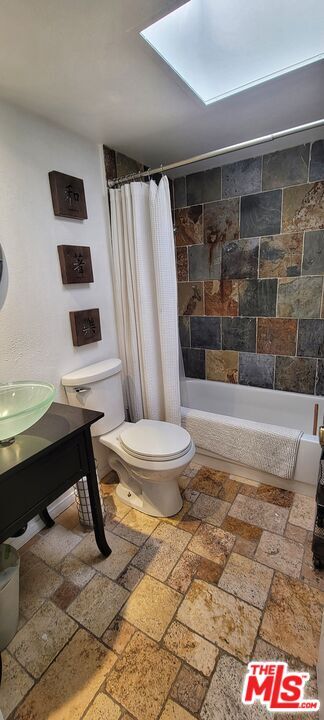 Building Photo - 44240 Anacapa Way