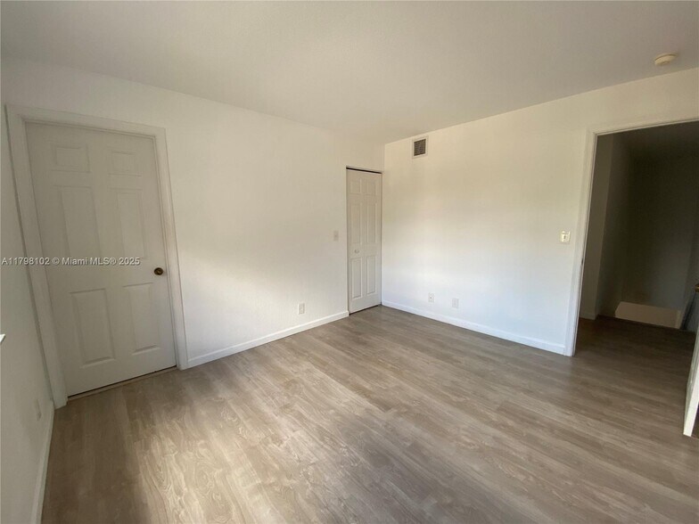 Building Photo - 4114 Forest Dr