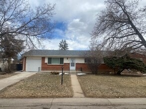 Building Photo - Updated Ranch Style Home