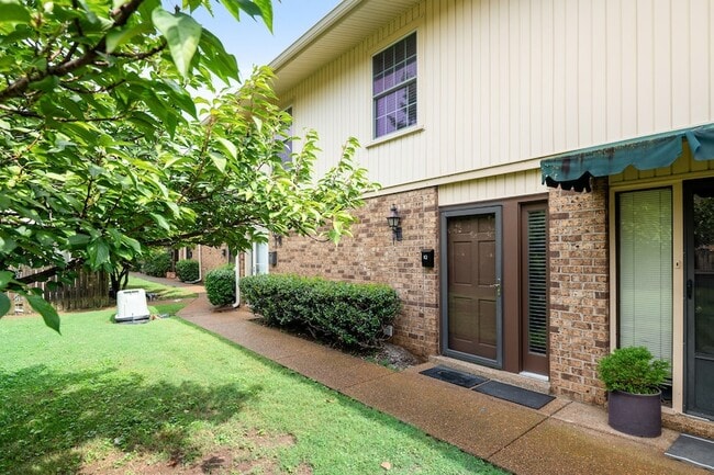 Primary Photo - 2116 Hobbs Rd